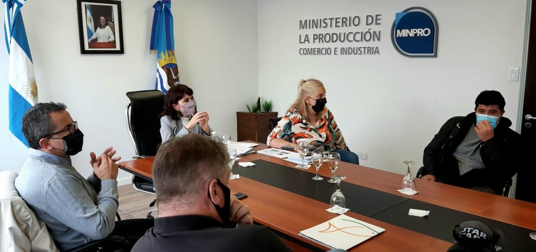 Gobierno articula agenda 2021 con empresarios pesqueros y cooperativas de Caleta Olivia