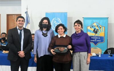 Entrega de certificados a operadores del equipo rayos x del aeropuerto de Perito Moreno