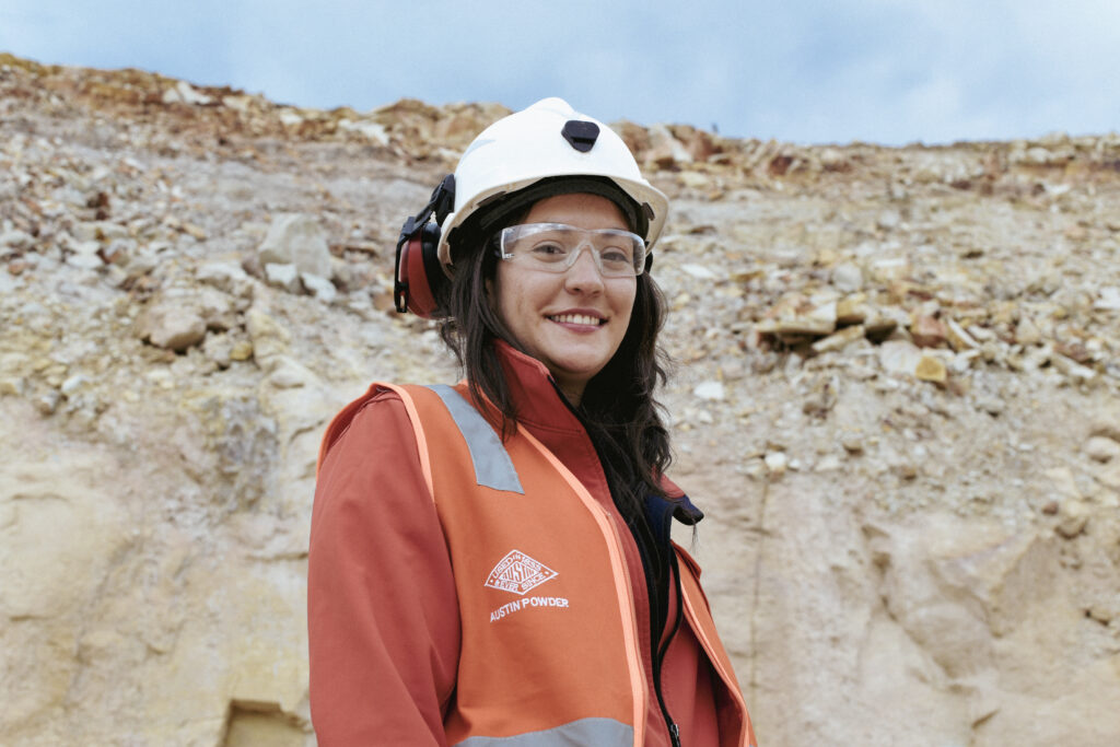 cola Servicio Tendencia Santa Cruz avanza en la integración de la mujer en la minería | MINPRO Santa  Cruz