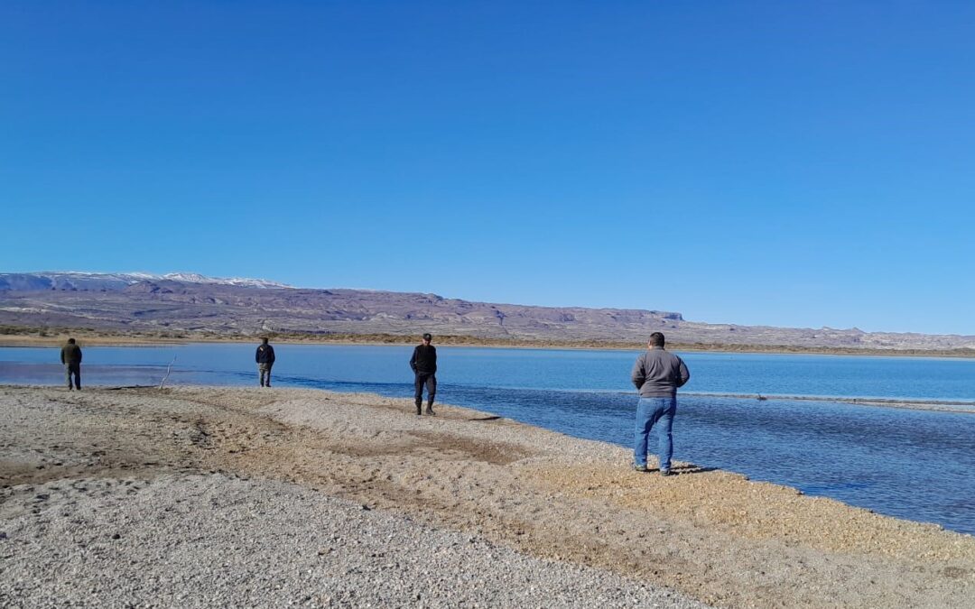 Después de muchos años, Producción controla la pesca deportiva en Lago Posadas