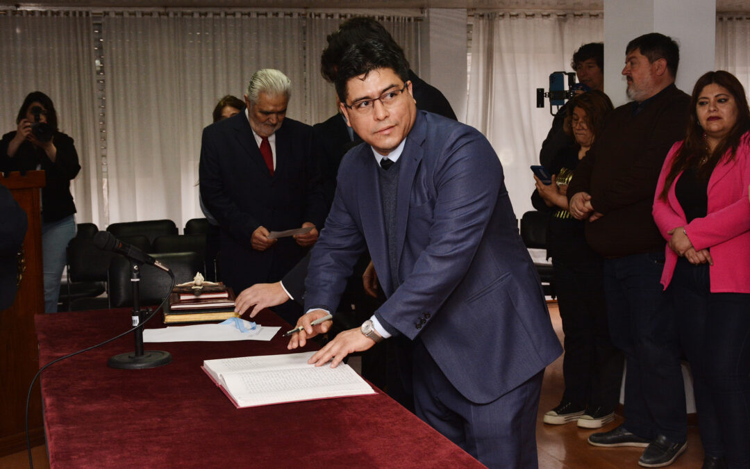 Vidal: “La justicia debe trabajar en beneficio del pueblo de Santa Cruz”