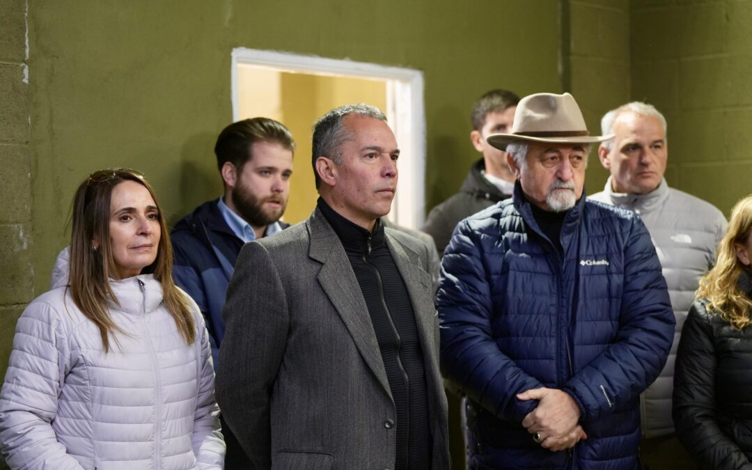 Autoridades del Gobierno Provincial encabezaron la presentación del inicio de ventas de productos de caucho reciclado