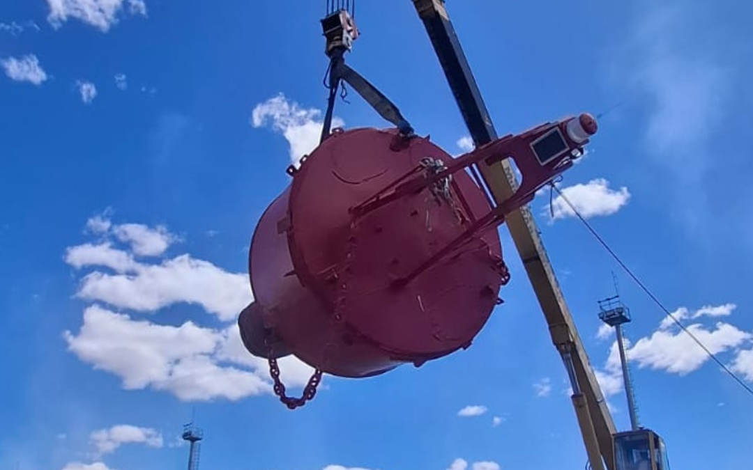 Se restableció la boya de señalización en el ingreso al canal del Puerto Caleta Paula