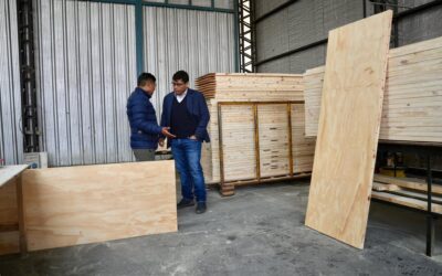 Ya está lista la primera producción de puertas placa realizadas por Santa Cruz Puede