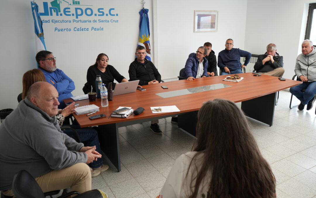 Autoridades provinciales encabezaron una mesa de diálogo con empresarios y gremios de la estiba