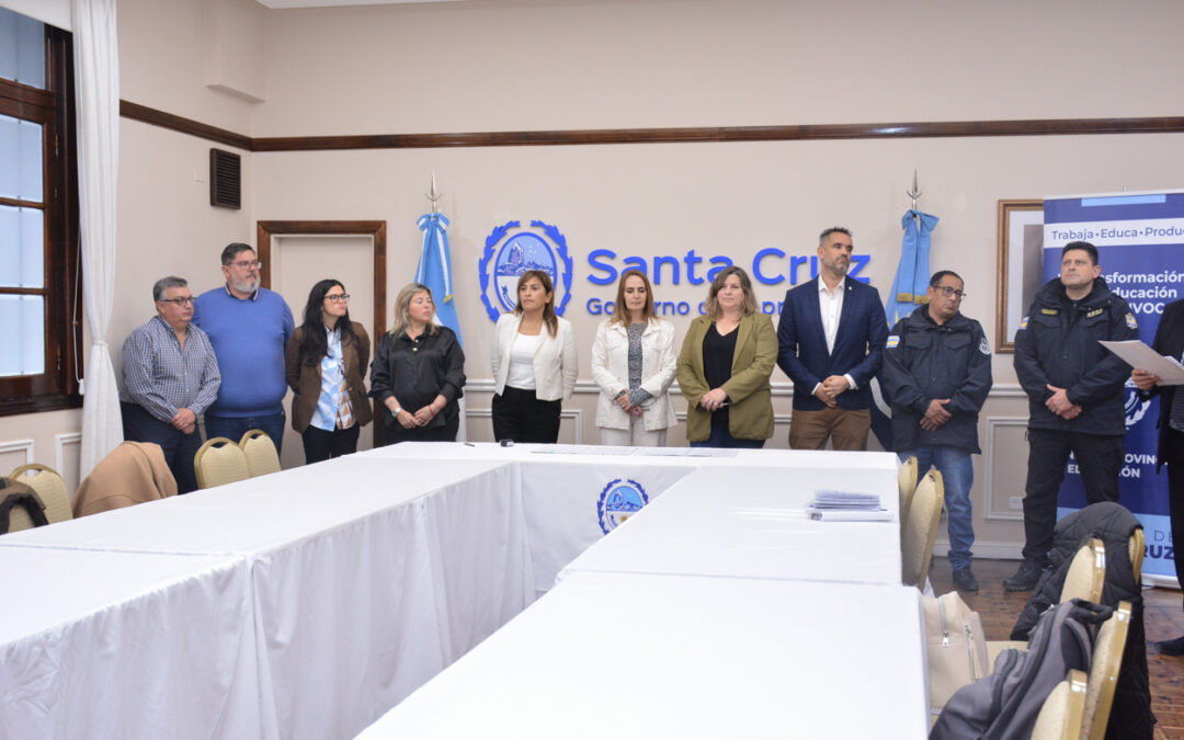 Prácticas profesionalizantes en Santa Cruz: el Gobierno firma convenios para vincular educación y empleo