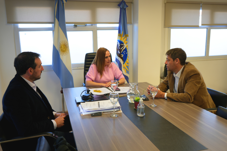 Ricci se reunió con autoridades de Puerto Deseado para avanzar en una agenda de desarrollo